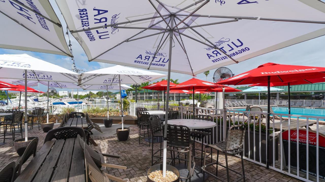 Waterfront Room, Heated Pool, Tiki Bar & Grill South Bradenton エクステリア 写真