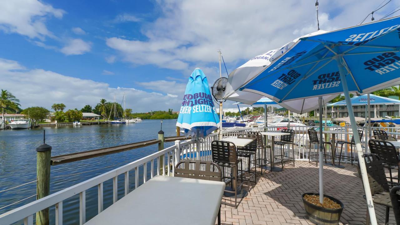 Waterfront Room, Heated Pool, Tiki Bar & Grill South Bradenton エクステリア 写真