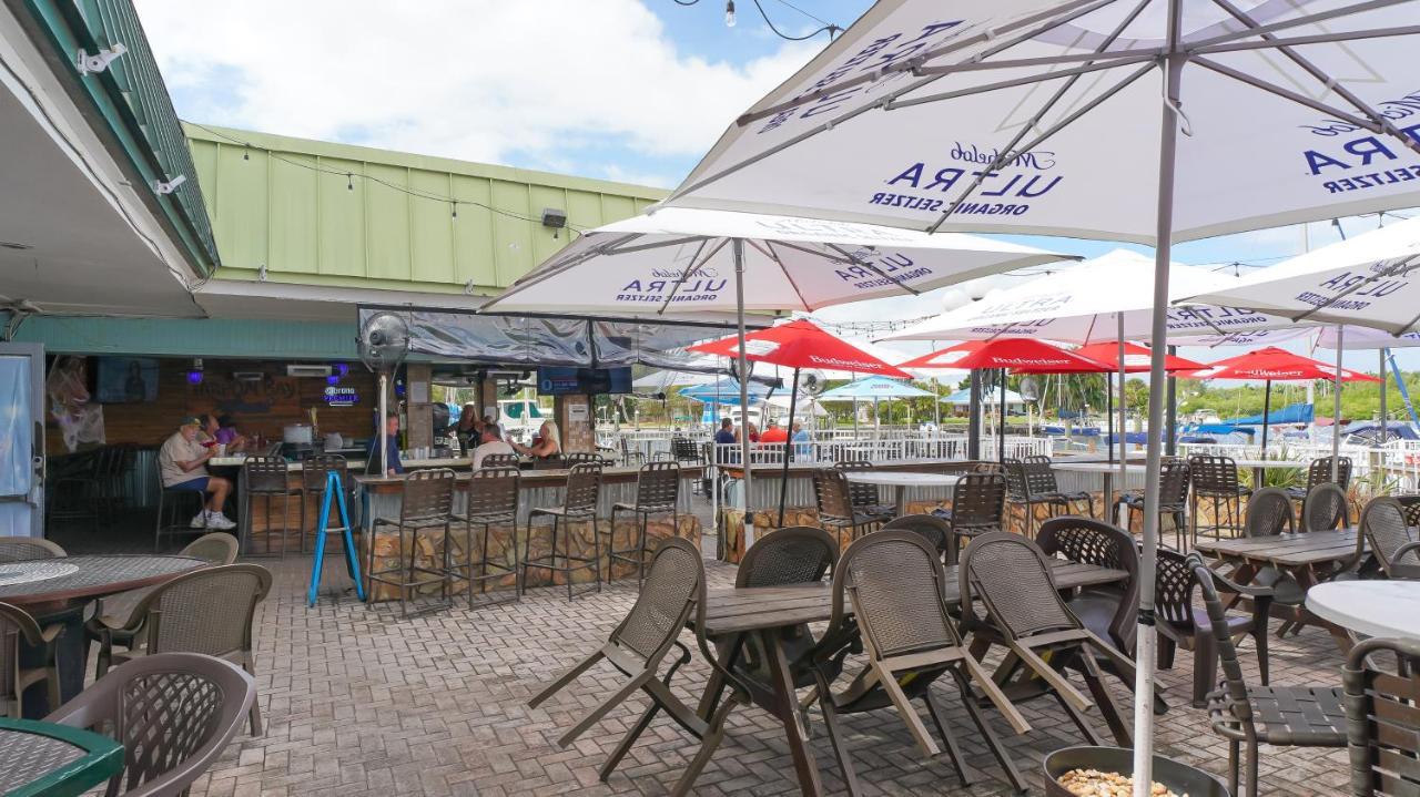 Waterfront Room, Heated Pool, Tiki Bar & Grill South Bradenton エクステリア 写真