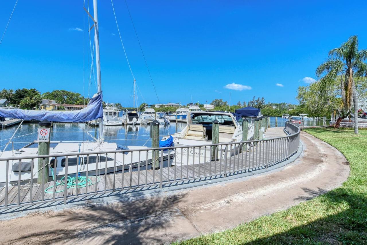 Waterfront Room, Heated Pool, Tiki Bar & Grill South Bradenton エクステリア 写真