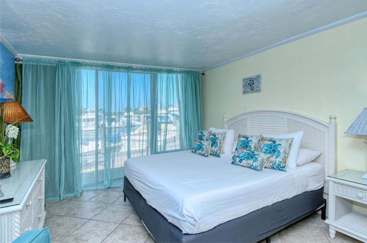 Waterfront Room, Heated Pool, Tiki Bar & Grill South Bradenton エクステリア 写真